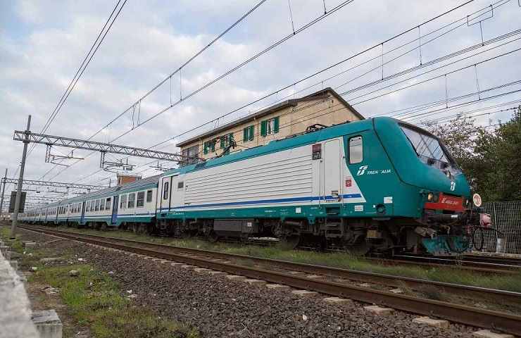 Milano travolta treno morta donna 48 anni