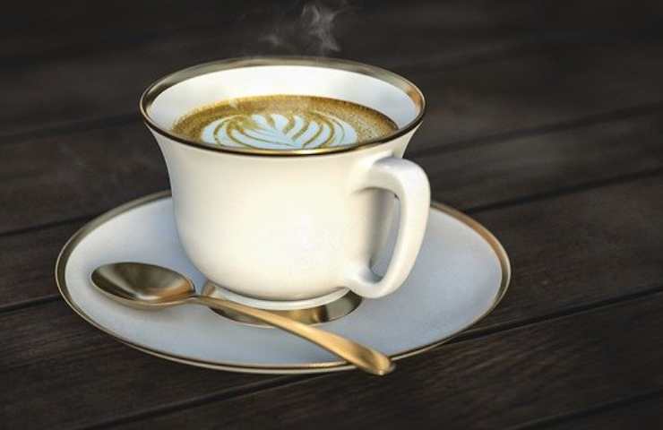 Caffè macchiato tazza bianca 
