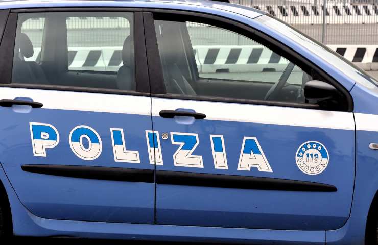Pavia auto fossato morto uomo 42 anni