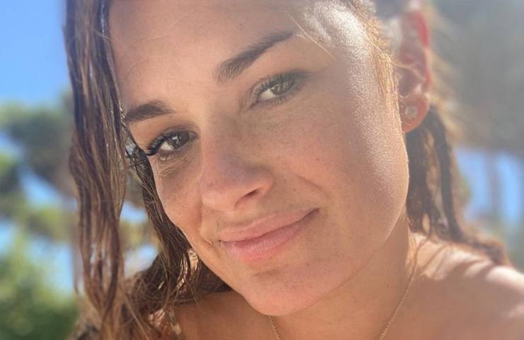 Alena Seredova selfie bikini