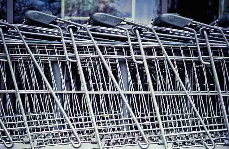 Spesa supermercato cambia tutto clienti furiosi