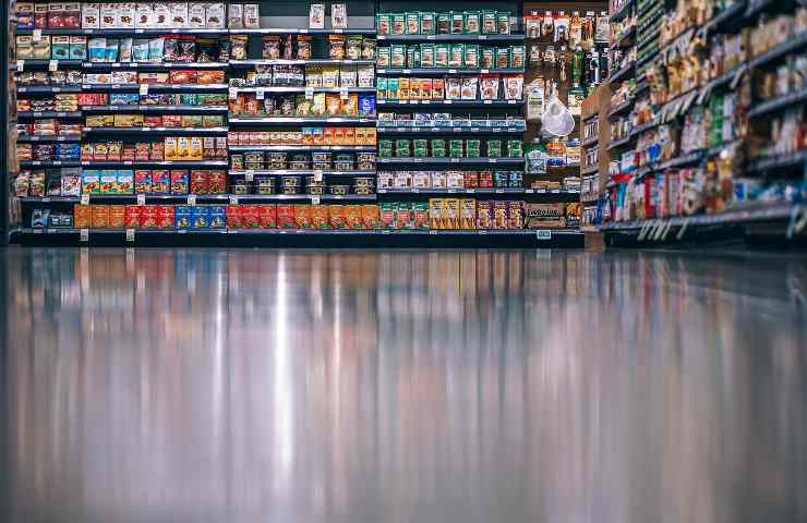 Spesa supermercato cambia tutto clienti furiosi