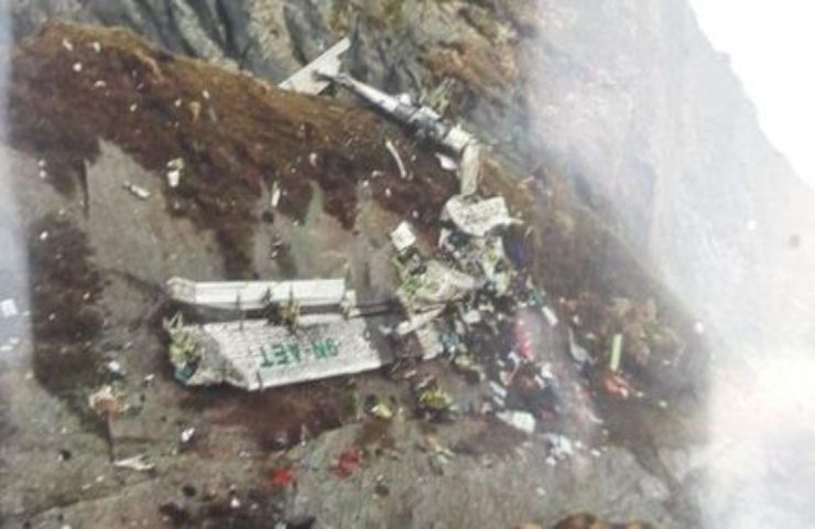 ritrovato aereo nepal