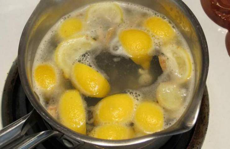 Cosa accade se fai bollire 4 limoni e poi bevi il succo?