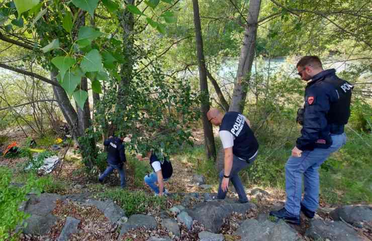 Aosta cadavere donna trovato fiume