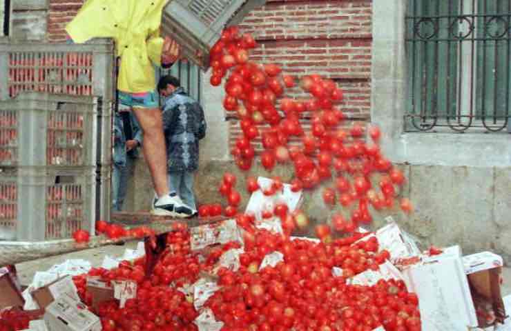 Pomodori come eliminare pesticidi metodo 