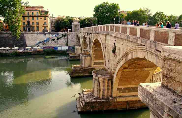 Siccità Tevere ponte Neroniano