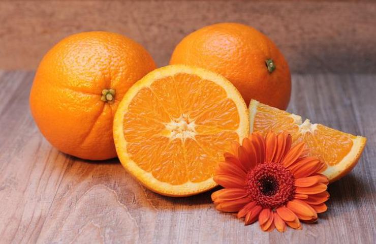 arance viso cura pelle grassa