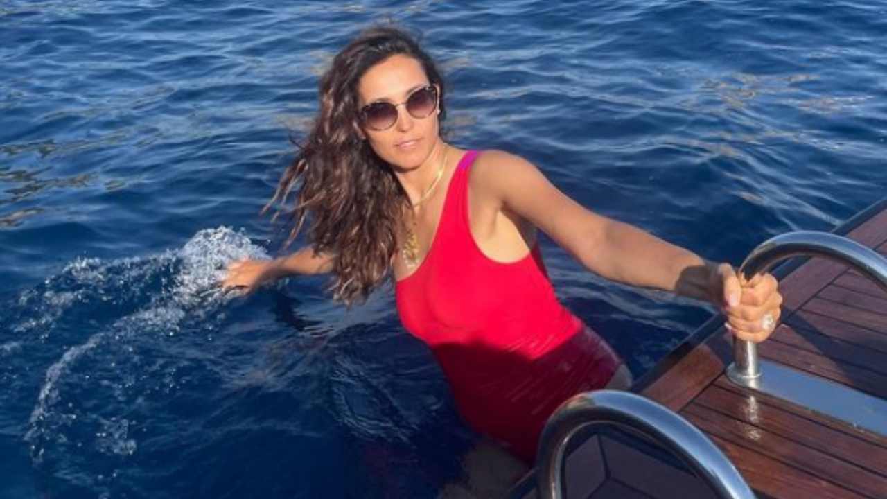 Caterina Balivo video bollente barca Faraglioni di Capri