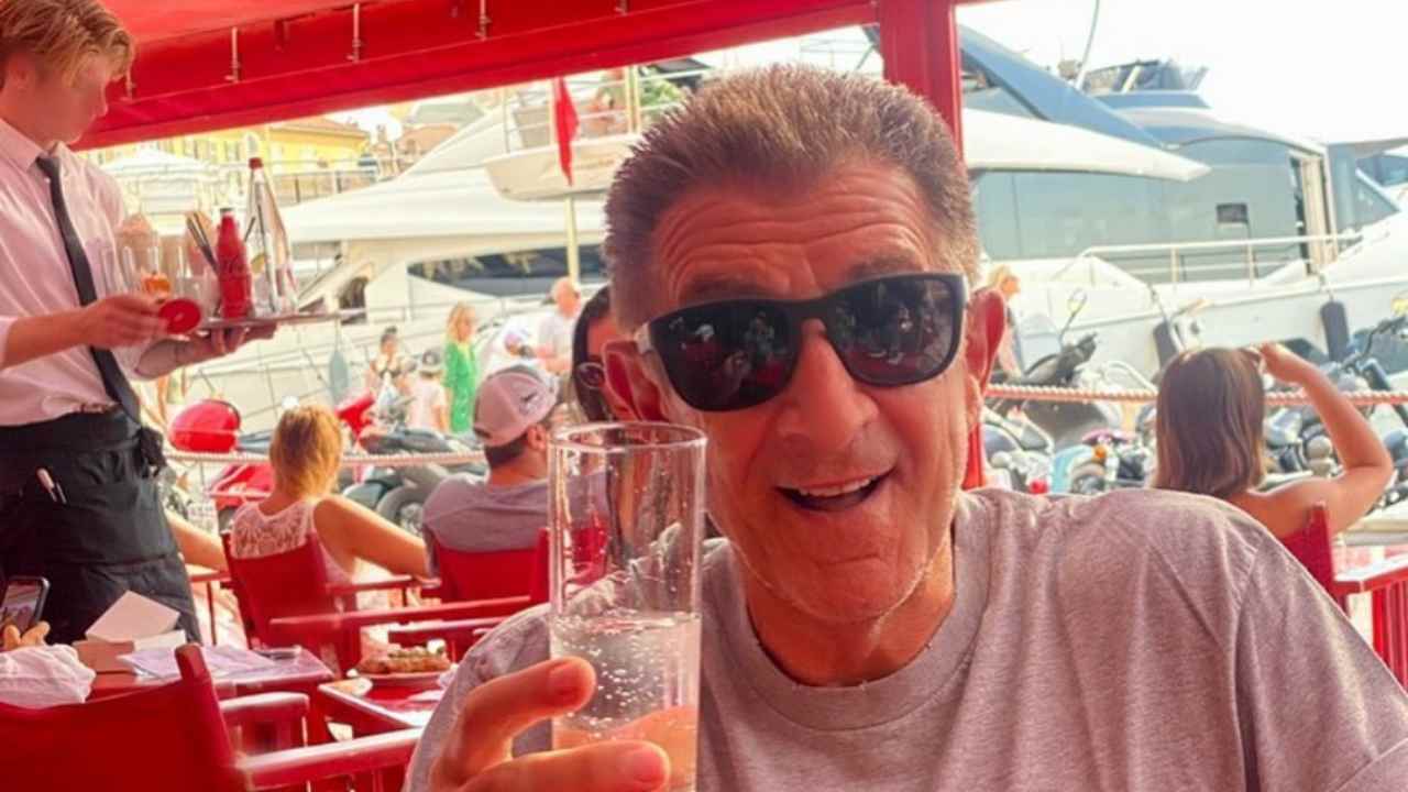 Ezio Greggio quanto guadagna Striscia la notizia