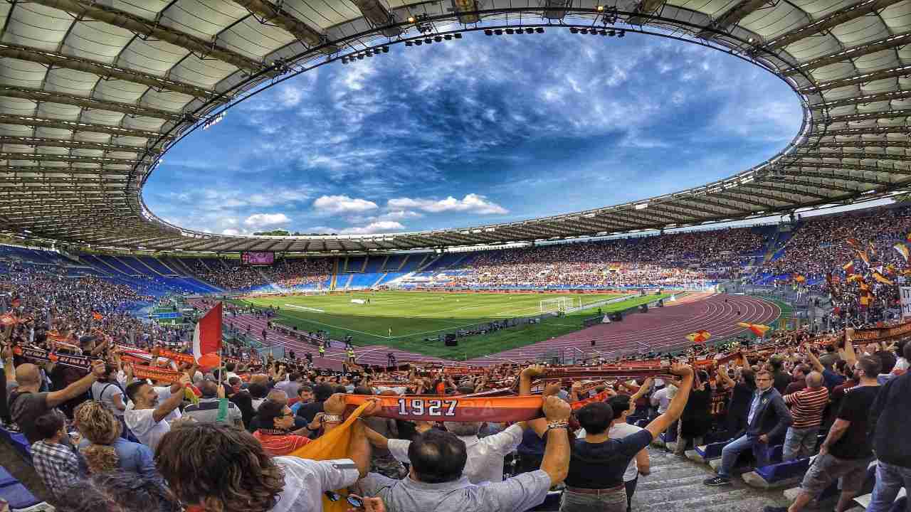 striscione Lazio bentornata a casa Ilary 