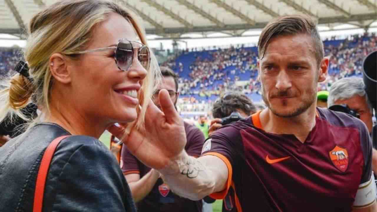 Francesco Totti compleanno cena figli Noemi foto