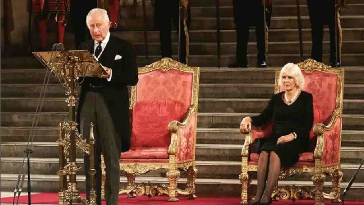 Re Carlo III e Camilla figlia illegittima 
