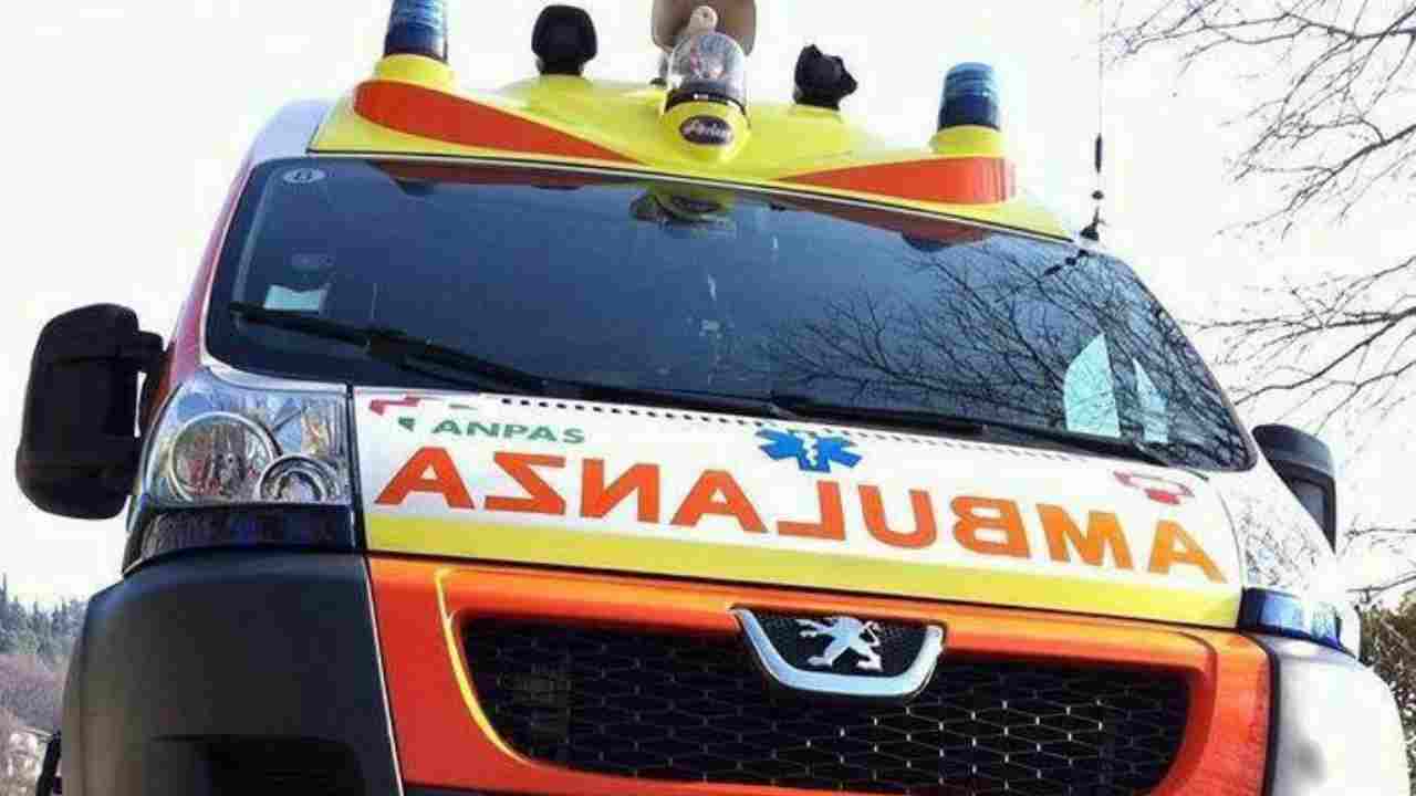Ambulanza roma incidente 