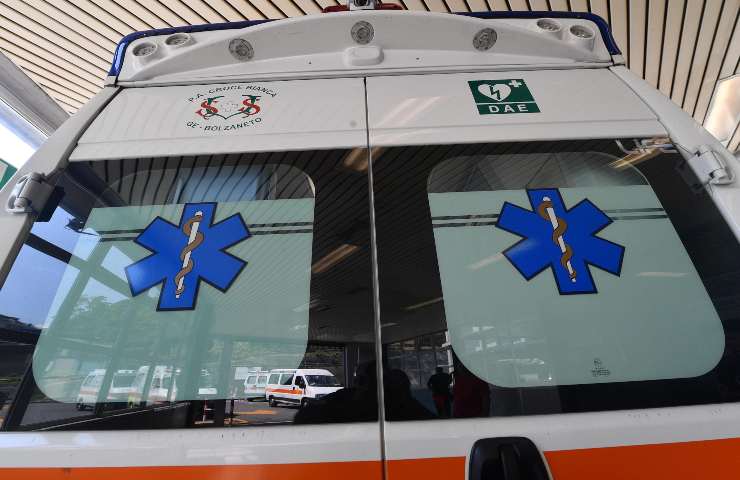 Napoli incidente autostrada due morti ferita ragazza