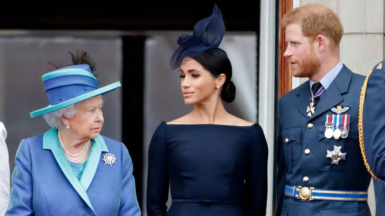 Elisabetta II con Meghan ed Harry foto