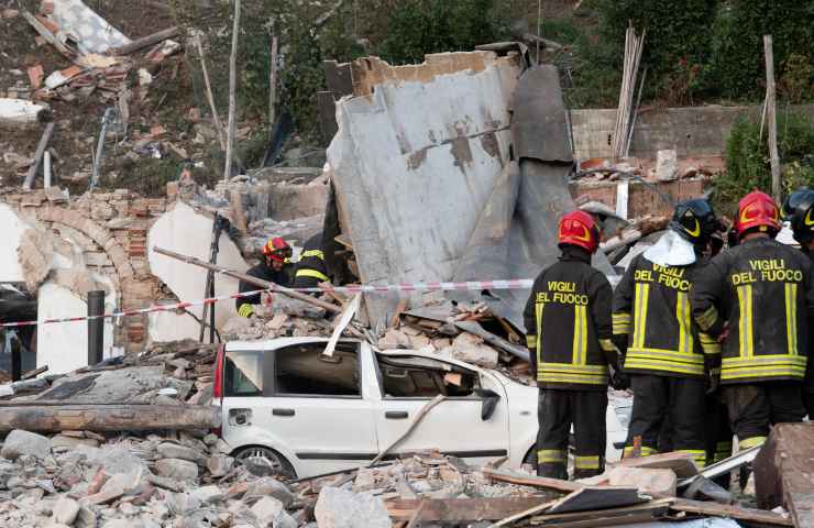 Torre Bassa esplosione casa due morti feriti