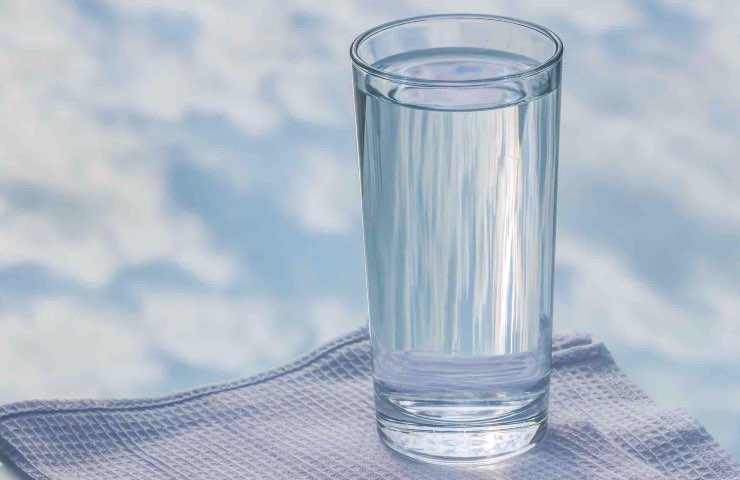 bere più acqua trucchi