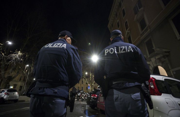 Milano coppia trovata morta casa omicidio-suicidio