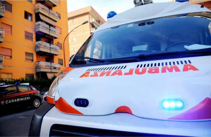 Roma ex pugile trovato morto balcone