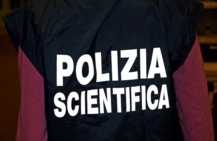 Cesena uomo trovato morto luci natalizie