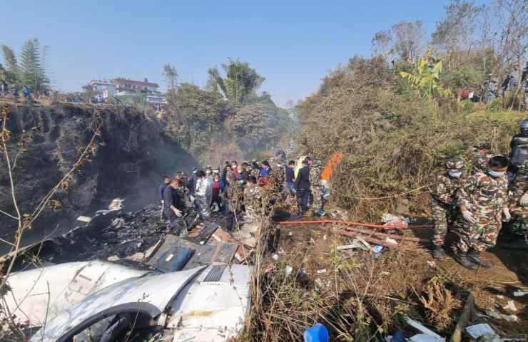 Nepal incidente aereo 72 morti