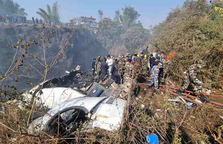 Nepal incidente aereo 72 morti