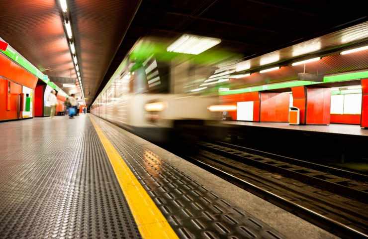 Milano ragazzo morto stazione metro