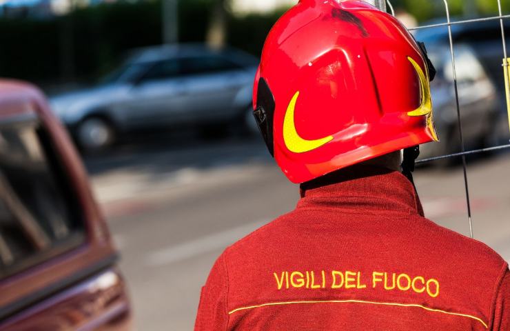 Ladispoli incendio appartamento donna morta