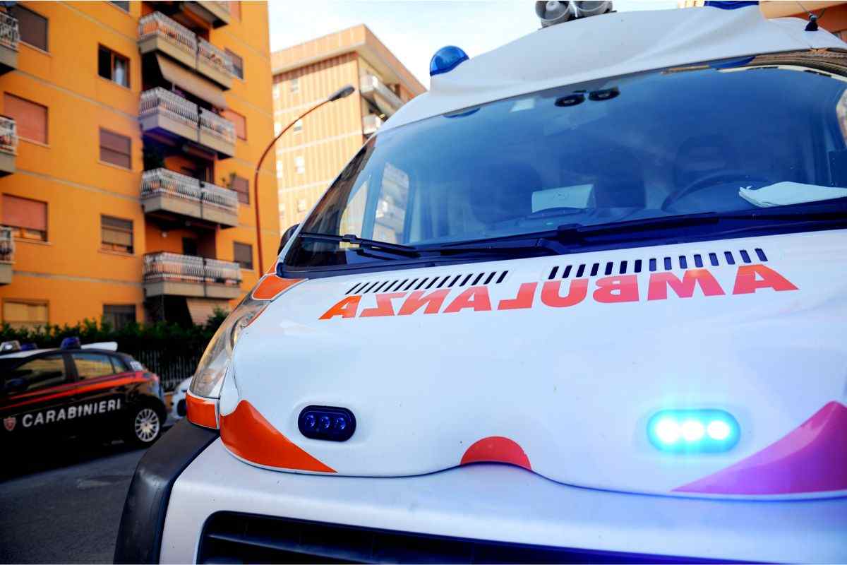 Carmagnola madre morta malore figlio suicidio