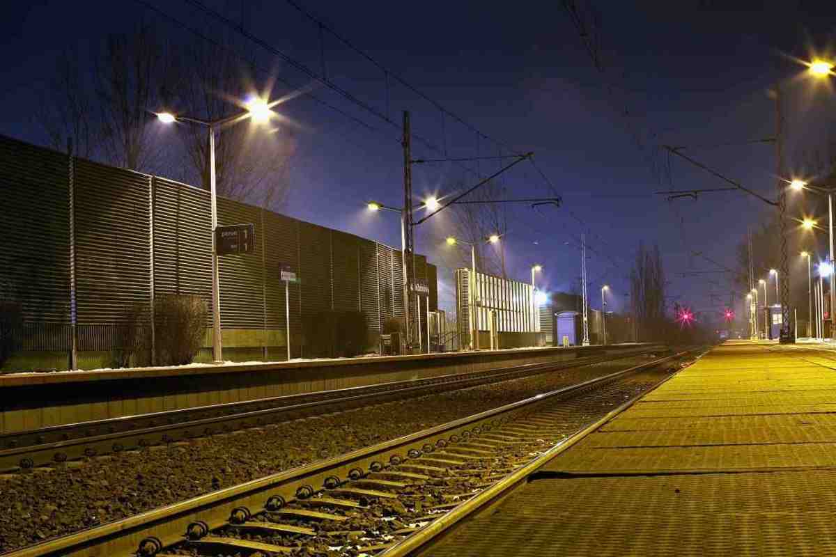 Alba Adriatica investita treno merci morta donna