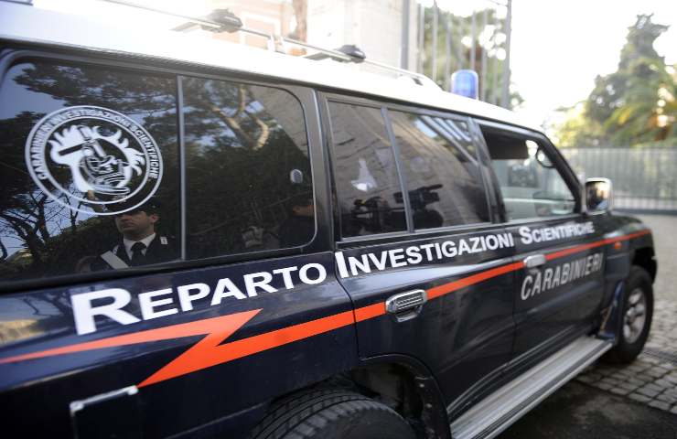 Marì cadavere semicarbonizzato ragazzo