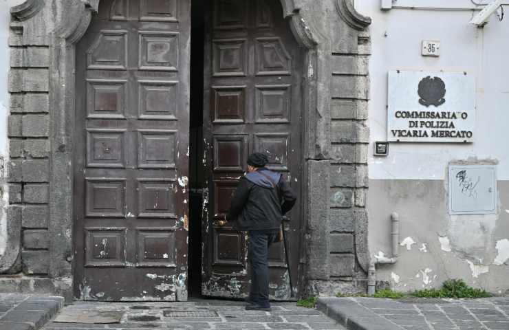 Napoli ragazzo ucciso commissariato Polizia