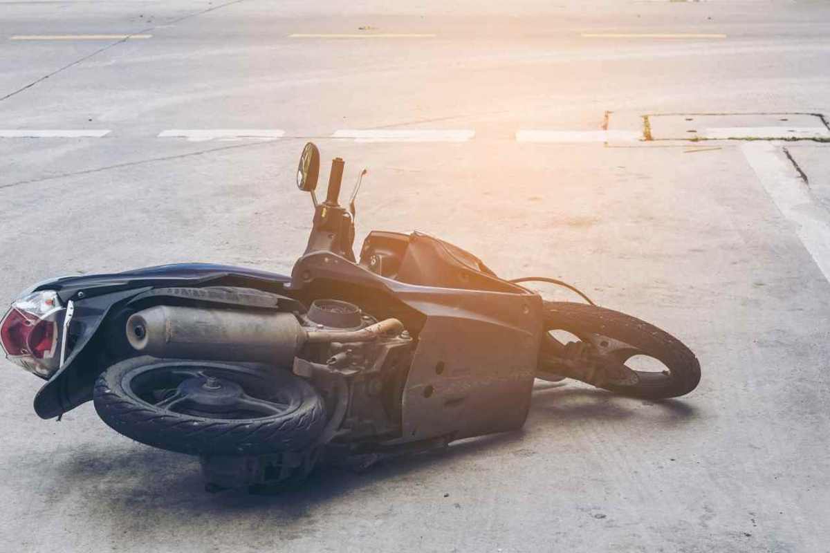 Scarperia incidente scooter cinghiale morto 47enne