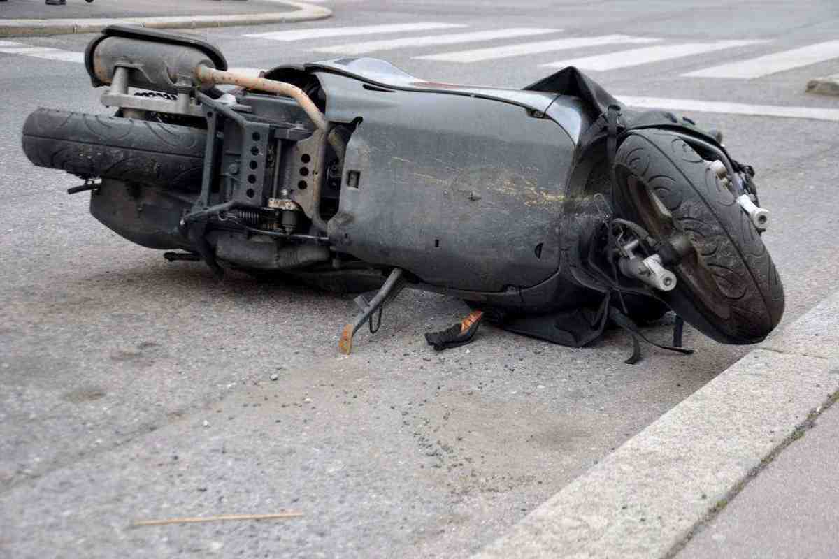 Monsano incidente scooter morto padre