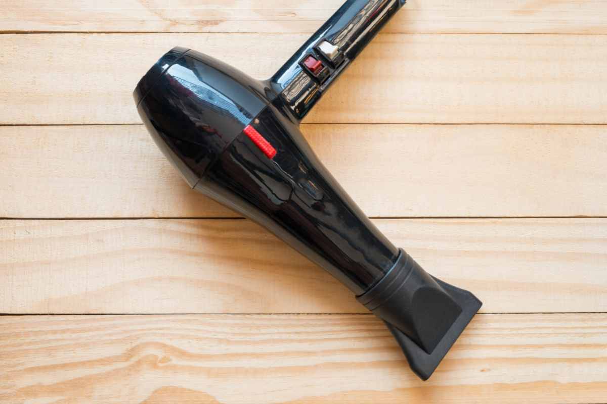 Palazzolo sull'Oglio morto folgorato phon