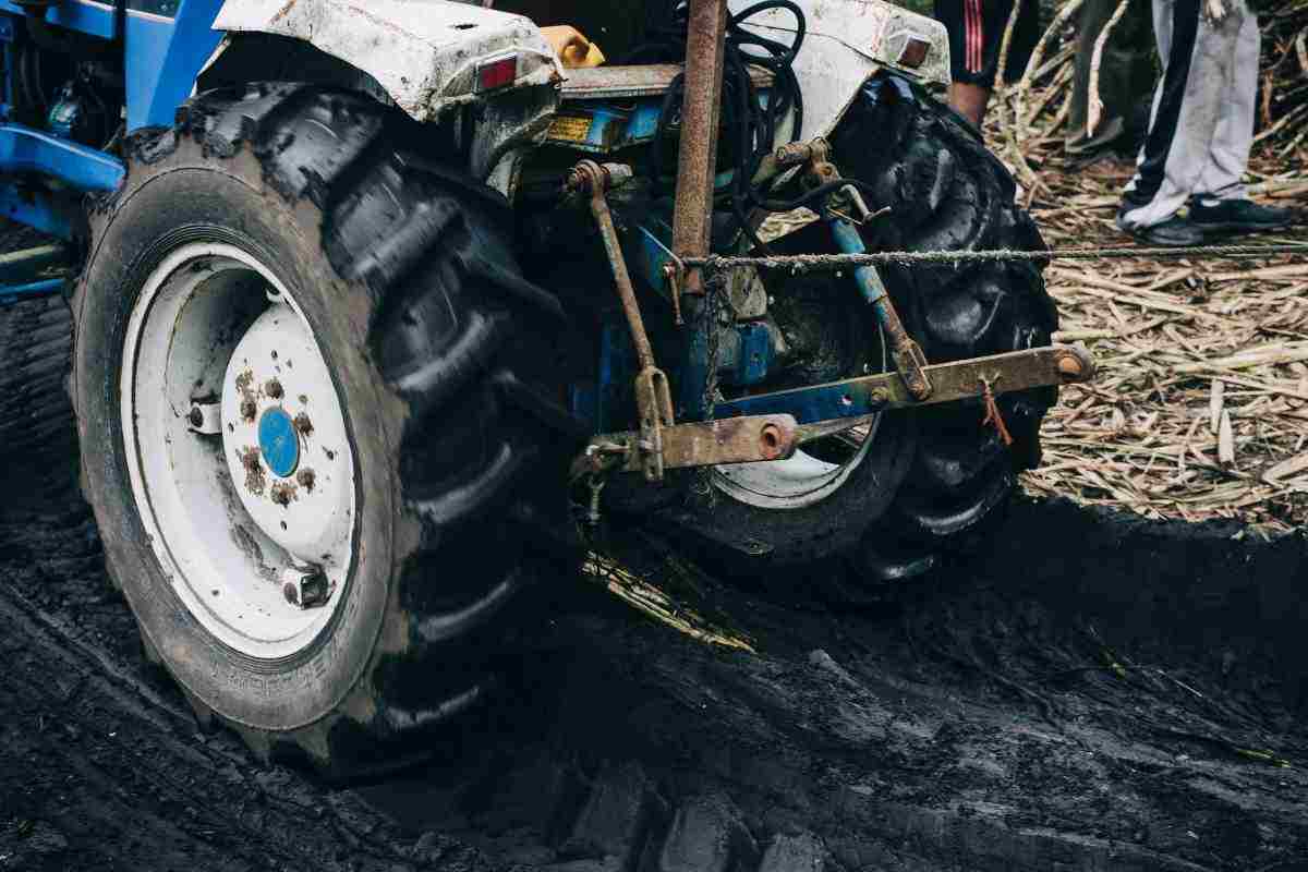 Cutrofiano incidente terreno trattore morto pensionato