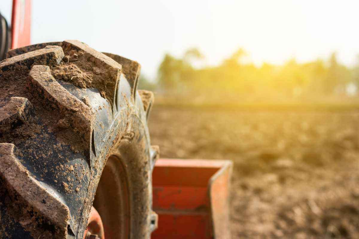 Montesilvano travolto trattore morto bambino