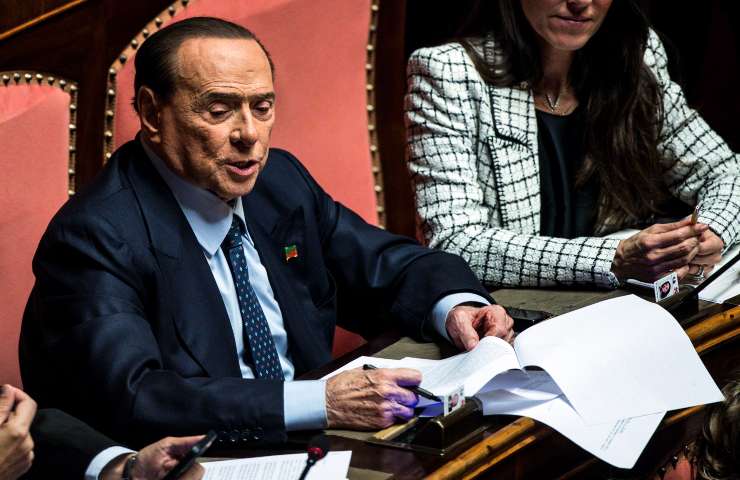 Silvio Berlusconi ricoverato ospedale terapia intensiva